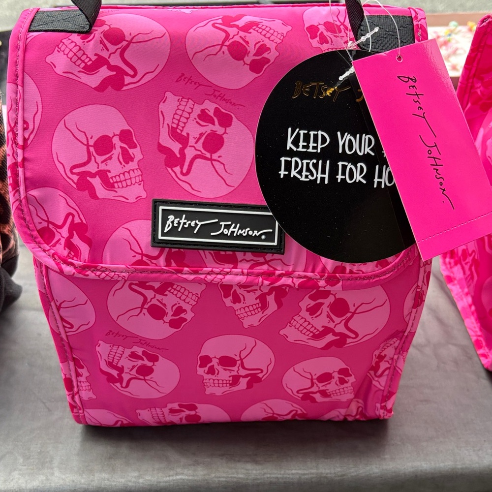Betsey Johnson Pink Skull Print lunch tote